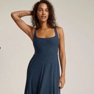 Beyond Yoga Featherweight At The Ready Square Neck Dress — M (Nocturnal Navy)